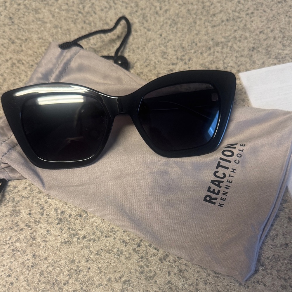 Kenneth Cole Reaction Bold Black Sunglasses